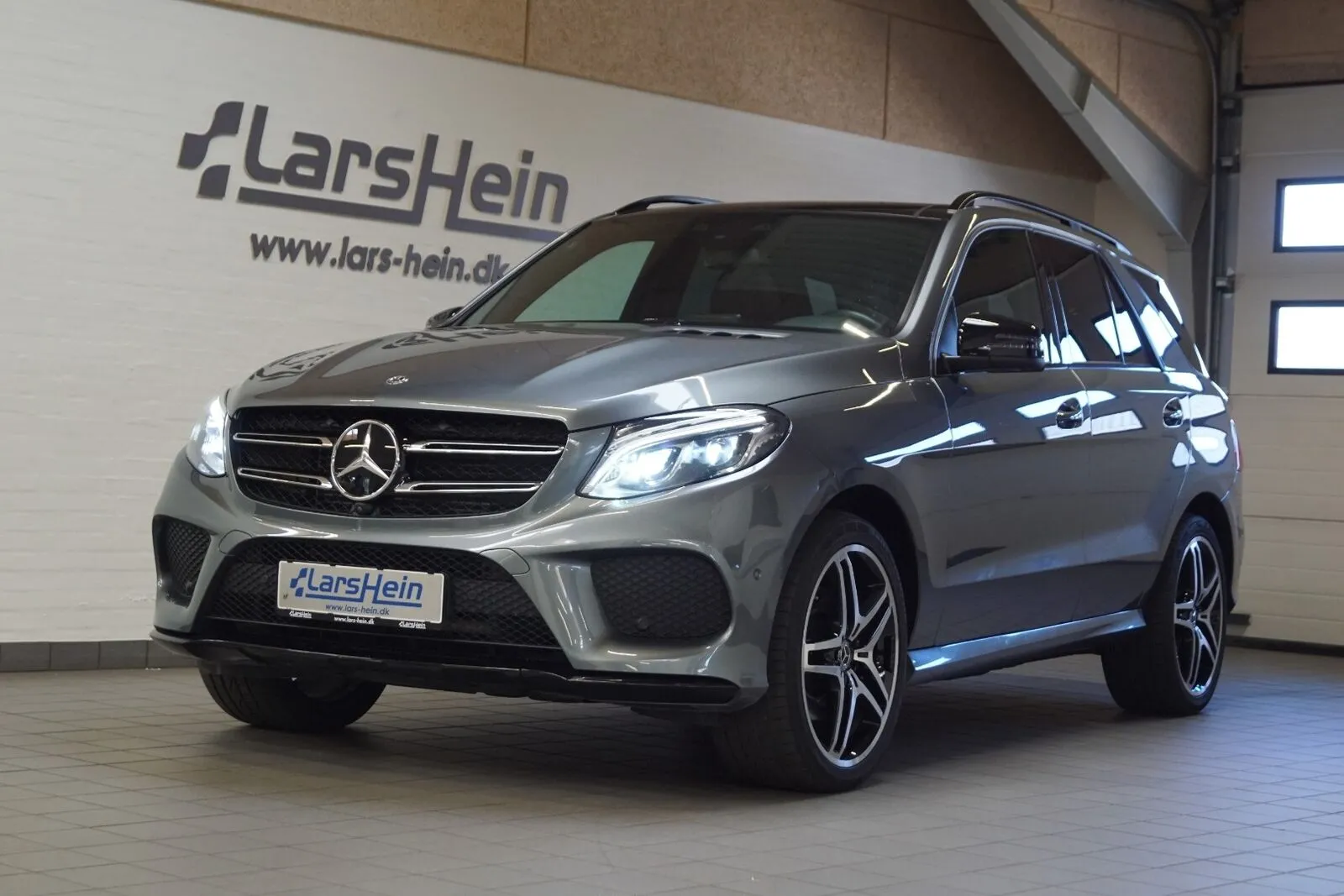 Mercedes-Benz GLE350 d 3,0 AMG Line aut. 4Matic 5d Image 1